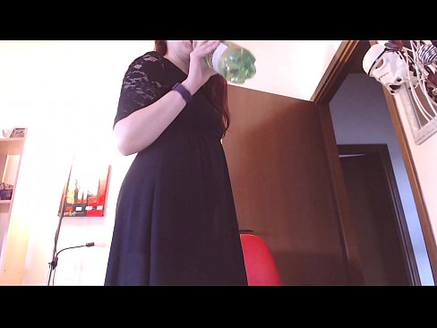 ❤️ Ein unterwürfiger Sklave, der schmutzige und üppige Höschen liebt, wird gezwungen zu masturbieren, nachdem er dieses Video gesehen hat! ❤️❌ Sluts bei uns ❌